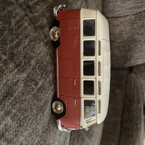 Samba Volkswagen VW 1962 Classic T2 Bus Van 1/24 Scale Diecast Model Kinsmart - Picture 1 of 2
