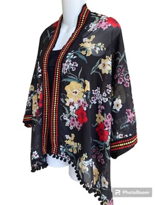Topper kimono Colleen Lopez donna XS/S nero multi ricamo floreale pom - Foto 1 di 4