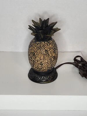 Lámpara decorativa de mesa de mosaico de piña de resina de 7" de altura Foto 1 de 4