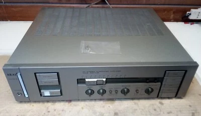 amplificatore integrato stereo akai am-u41 japan da riparare - Immagine 1 di 4