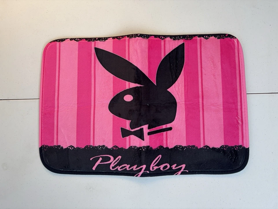 ¡Alfombra de baño Playboy! Foto 1 de 1
