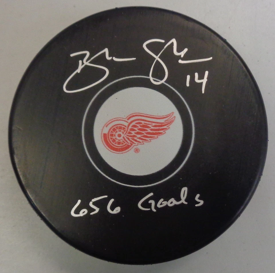 Disco de recuerdo autografiado por Brendan Shanahan Detroit Red Wings con "656 goles" Insc. Foto 1 de 1