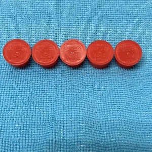 CAPLUGS ~ MS90376-10R ~ RED CAP,PROTECTIVE,DUST AND MOISTURE SEAL (LOT OF 5) - Picture 1 of 2