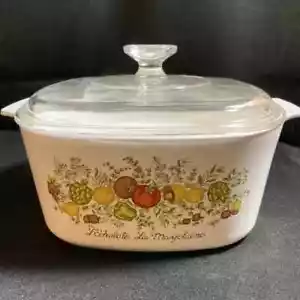 Rare Vintage Discontinued Corning Ware Casserole Dish with Glass Top, 3 Qt - Picture 1 of 2