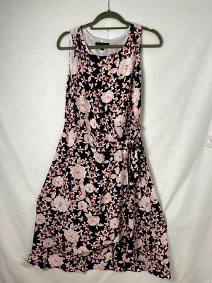 Vestido envolvente sintético floral Banana Republic sin mangas cinturón de corbata lateral Foto 1 de 4