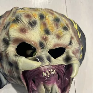 Alien vs Predator Predator Halloween Adult Latex Mask - 20th Century Fox 2007 - Picture 1 of 15