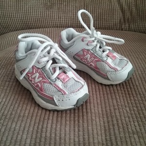 Las mejores ofertas en Zapatos de Bebé Rosa New Balance | eBay