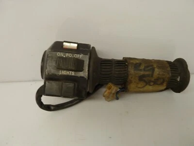 Interruptor lateral derecho y tubo acelerador Suzuki RG500. Foto 1 de 4