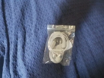 USB C Earbuds, White - Image 1 of 4