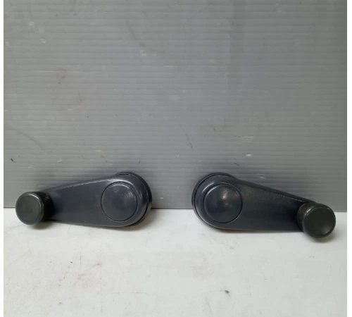 Mitsubishi U42T Minicab genuine left and right hand-winding knob - Imagem 1 de 3