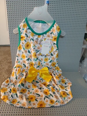 Pet Apparel Greenish sunflower/daisy  Puppy/Dog Size Medium w bow - Image 1 of 2