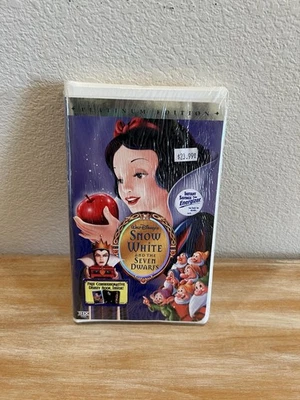 Snow White and the Seven Dwarfs Platinum Edition VHS Disney NewBlack Diamond VHS - Image 1 of 4