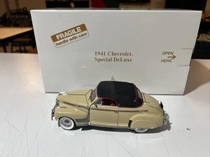 Danbury Mint 1941 CHEVROLET SPECIAL DELUXE CONVERTIBLE  1:24   - Picture 1 of 13