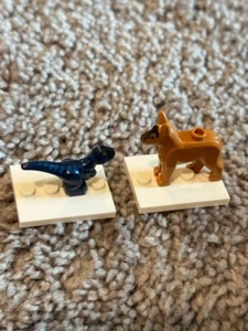 LEGO Set of 2 Jurassic Park Minifigures Dino theme Lego Movie USED - Picture 1 of 3