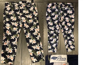 OLD NAVY Pixie Blue/White Floral Women's Stretch Tapered Leg Capri Pants~16P - Picture 1 of 11