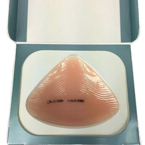 Li'a size 4 Prosthetic Breast Mastectomy modle # 200 Gently Used in Box - Bild 1 von 4