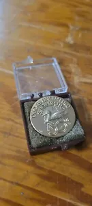 Ducks Unlimited 50th Anniversary Pin Sponsor Gold Tone Bronze NEU IM ETUI - Bild 1 von 1
