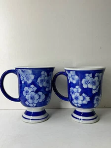 2er Set Vintage Kaffeetassen mit Fuß Kobaltblau Kirschblütenmuster - Bild 1 von 7