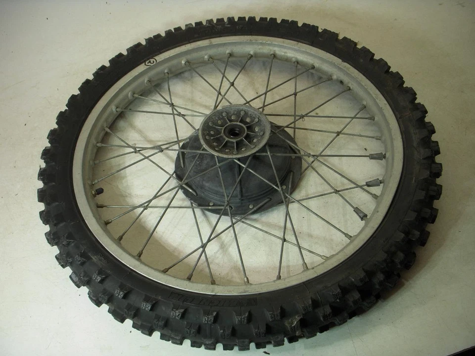 Llanta delantera Yamaha XT TT500 1977-82 buje BK falta enchufe usado 11024-02 Foto 1 de 1