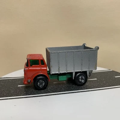 1970 Matchbox Lesney Superfast #26 GMC Tipper Dump Truck Red/Silver/Green - Image 1 of 4