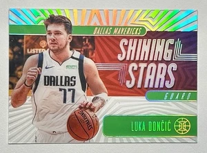 2019-20 Illusions Luka Doncic verde smeraldo stelle brillanti acetato SP #17 Lakers - Foto 1 di 12