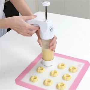Plastic Cookie Gun Set with 12 Discs and 6 Icing Tips Biscuits Making Tool - Picture 1 of 8
