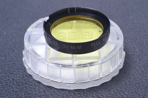 ✅ BDB YELLOW X2 32MM FILTER GENUINE LENS OR CAMERA PUSH ON W/ KEEPER 107-2 - Picture 1 of 2