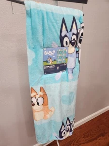BLUEY PLUSH THROW 50in x 70in 100% POLYESTER NWT 127cm x 178cm MADE IN CHINA NWT - Picture 1 of 4