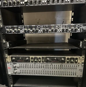 DBX 231s Graphic Equaliser Dual 31-Band - Picture 1 of 1