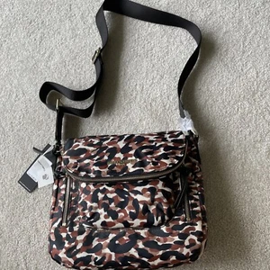 $148 NEW-NWT KARL LAGERFELD Paris Messenger Crossbody Bag Animal Print - Picture 1 of 15