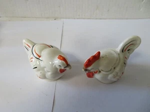 Vintage Ceramic Rooster Chicken Salt & Pepper Shakers Japan - Picture 1 of 9