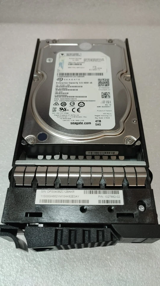 New IBM 00GH662 98Y3241 4TB 3.5" SAS 7.2K 12Gb/s HDD with caddy, ST4000NM0065 - Image 1 of 4