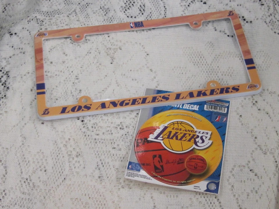 LOS ANGELES LAKERS MARCO DE MATRÍCULA DE PLÁSTICO Y CALCOMANÍA REDONDA 6" X 12" NUEVO Foto 1 de 1