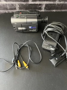 Cámara grabadora Sony HandyCam Video8 CCD-TRV30 solo piezas no funciona - Imagen 1 de 6