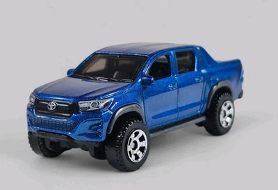 Camión Toyota Hilux 2018 diorama coleccionable modelo fundido a presión 1:64 azul suelto Foto 1 de 4
