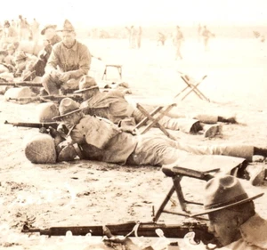 Postal con foto real de campo de rifle de marina de la Primera Guerra Mundial RPPC USMC - Imagen 1 de 3