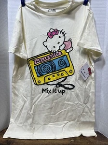 Hello Kitty T Shirt Adult Small - Picture 1 of 7