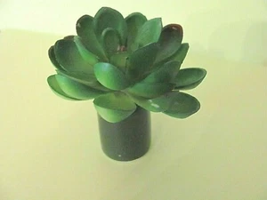 HAND ASSEMBLED/CRAFTED MINI FAKE ECHEVERIA TYPE SUCCULENT IN GREEN CERAMIC POT - Picture 1 of 4