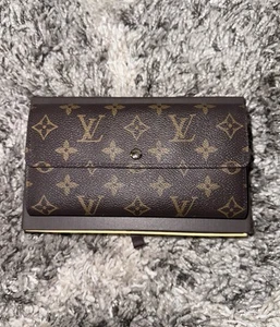 Louis Vuitton Portefeuille Sarah Monogram Wallet - Picture 1 of 6