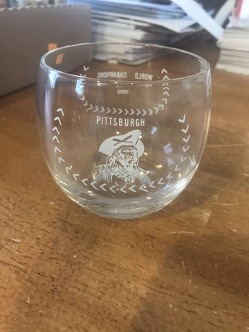 1960 Pittsburgh Pirates World Champions Drinking Glass Roberto Clemente Cover