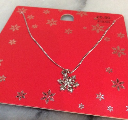 UNDERCOVER Collana Fiocco di Neve Strass Invernale Natale Compleanno Segreto Babbo Natale Nuova