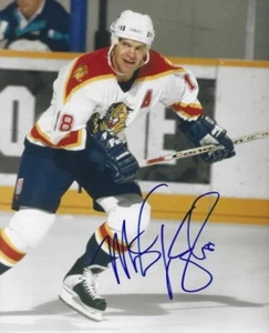 Autographed MIKE HOUGH Florida Panthers 8x10 photo - w / COA - Picture 1 of 1