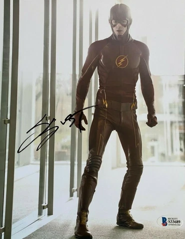 Grant Gustin signed autogrphed 8x10 photo Flash BECKETT AUTHENTICATED COA Cover
