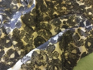 160 cm  x 148 cm fabric remnant in  charcoal and silver upholstery - Picture 1 of 4