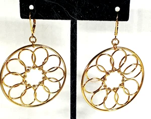 Vintage goldfarbene offene Blume Umriss baumelnde 2" durchbohrte Draht Ohrringe - Bild 1 von 2