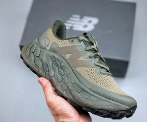 Scarpe da jogging NB Fresh Foam X More Trail V3 tempo libero verde militare NUOVE - Foto 1 di 1