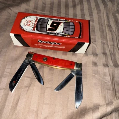 CUCHILLO DE CONGRESO REMINGTON KASEY KAHNE EDICIÓN LIMITADA 2007 HUESO ROJO Foto 1 de 4