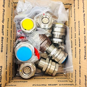 Souriau Circular Connectors TRENSFM6M27ULCXNP3 TRENSFM5M4D8 Mixed Part, Lot of 8 - Picture 1 of 9