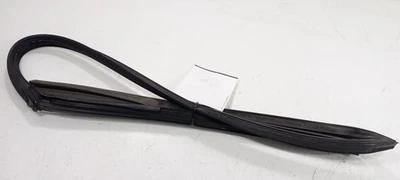 Nissan Maxima Door Glass Window Seal Rubber Right Passenger Front 2011 2012 2013 - Image 1 of 4