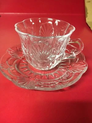 SOGA Cup & Saucer 6 Place Set Clear Glass Royal Shell Belle - Image 1 of 4